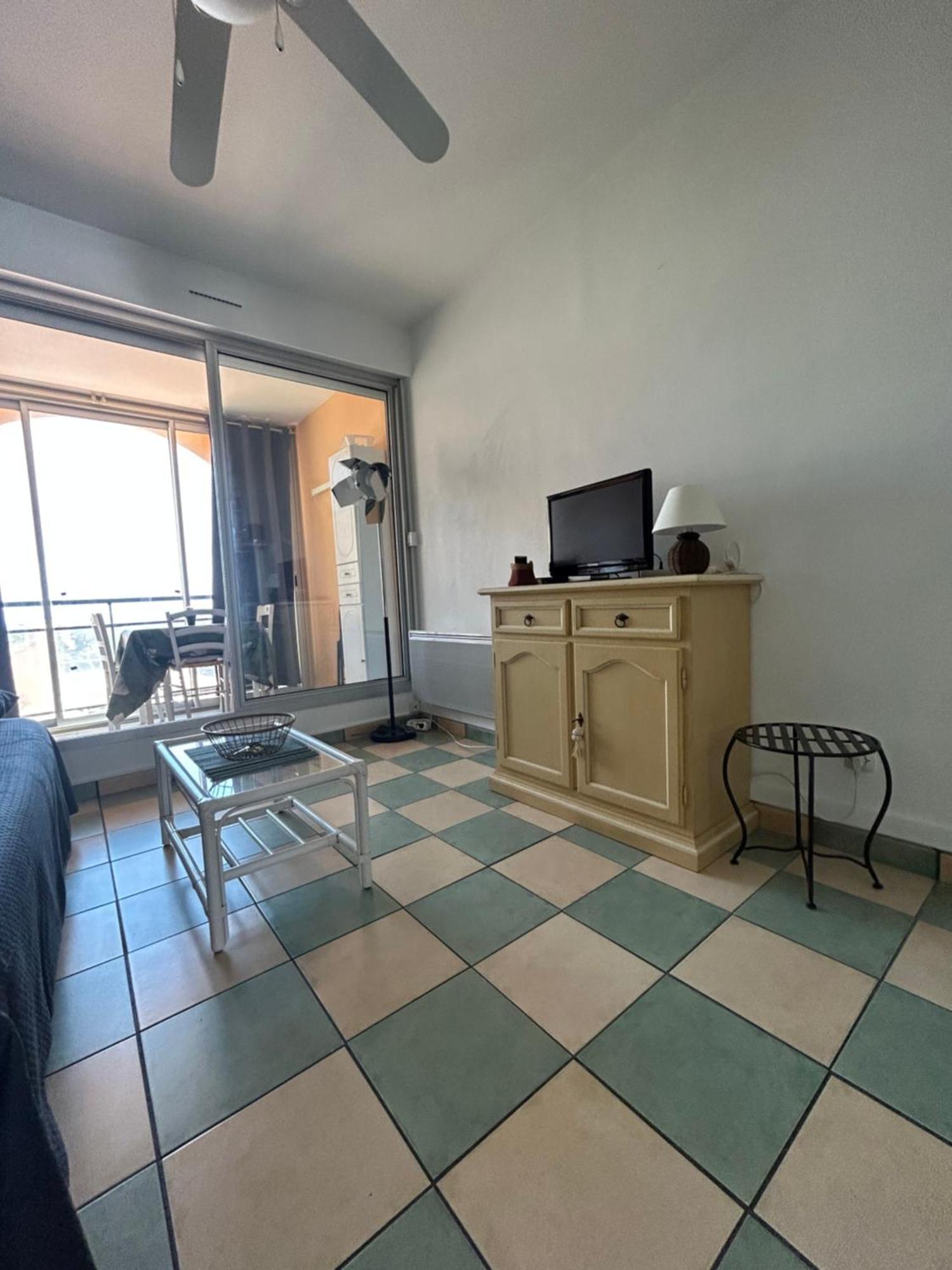 Studio Vue Mer Situe A Cote De La Plage Quartier Des Quilles Sète Exteriér fotografie